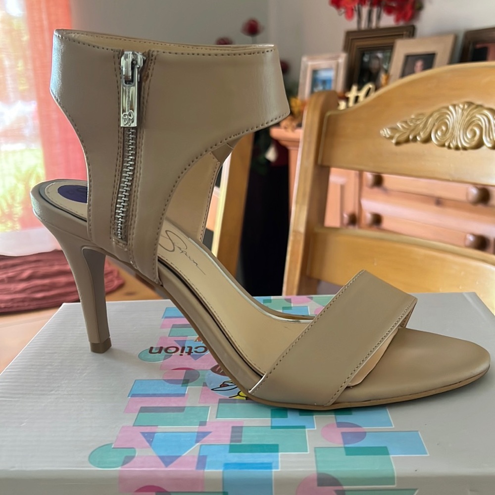 Jessica Simpson light tan/beige heels, size 8 1/2